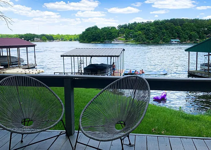 3 King Brs, Covered Dock, Screened Porch