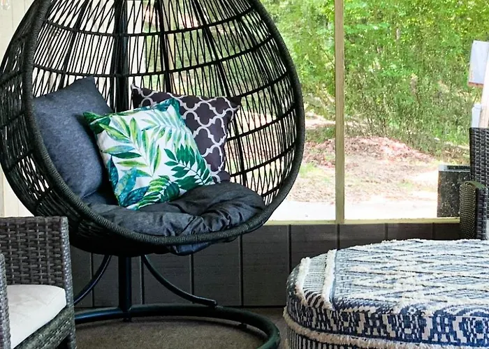 3 King Brs, Covered Dock, Screened Porch Holiday home *