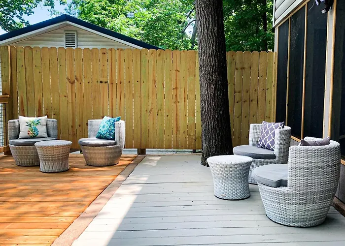 3 King Brs, Covered Dock, Screened Porch