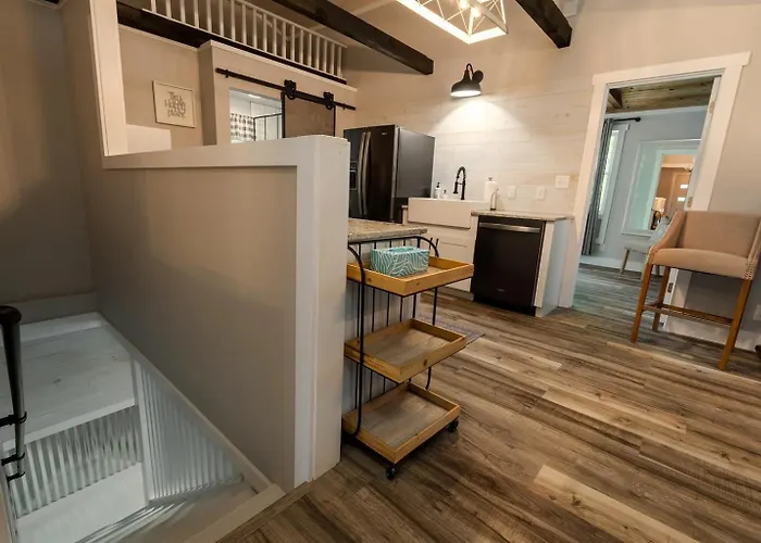 3 King Brs, Covered Dock, Screened Porch Holiday home *