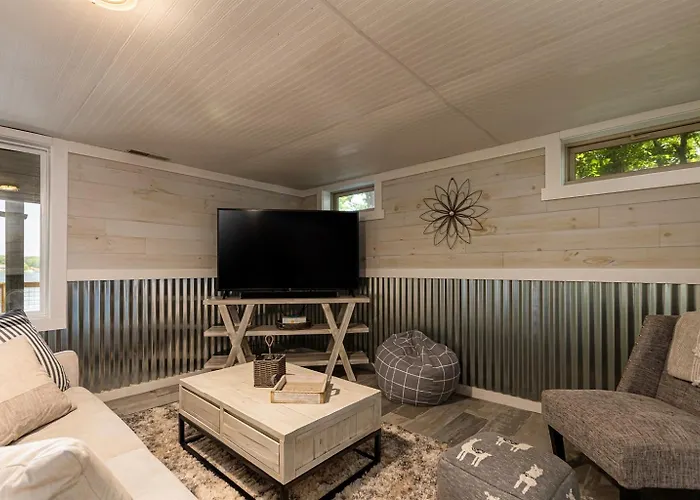 3 King Brs, Covered Dock, Screened Porch