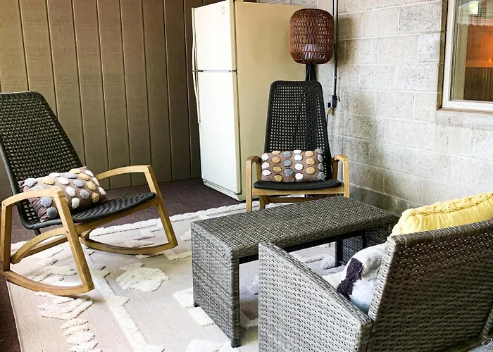Holiday home 3 King Brs, Covered Dock, Screened Porch