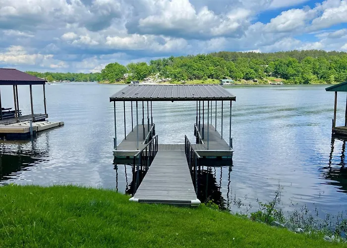 Holiday home 3 King Brs, Covered Dock, Screened Porch *
